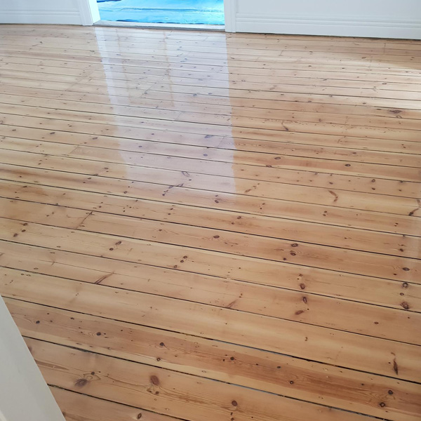professional timber floor board polishing